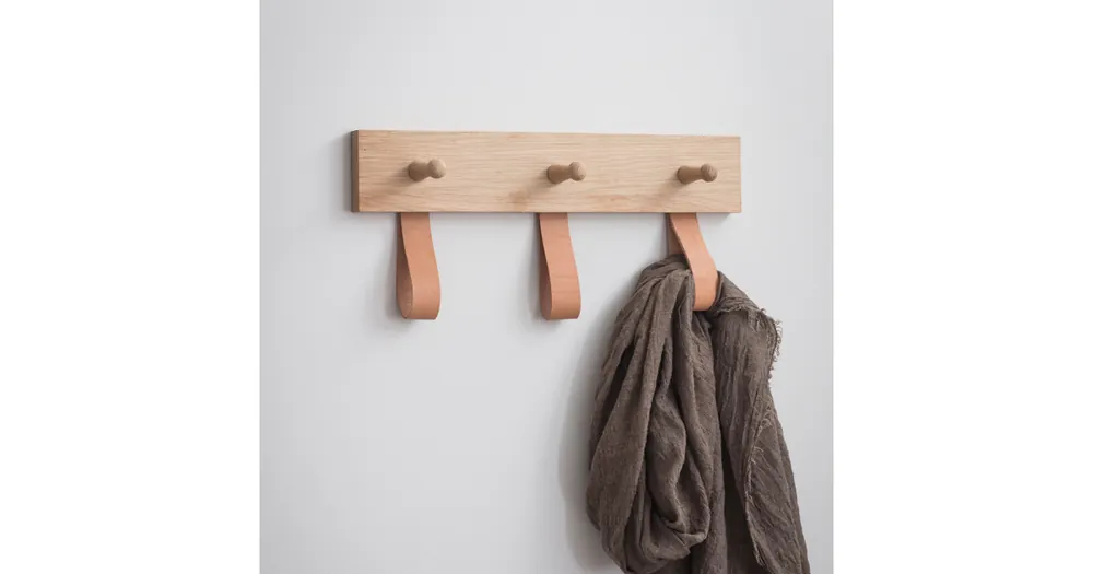 Koupit Online Drevený vešiak na kabáty s koženými pútkami Peg Rail 40 cm