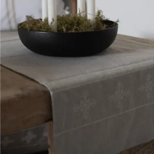 Aktuální Obrus Flinga Runner Light Grey 44x140 cm