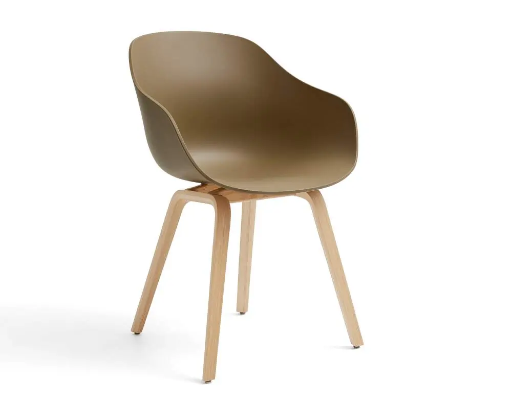 Aktuální Židle AAC 222 Lacquered Oak Veneer, clay