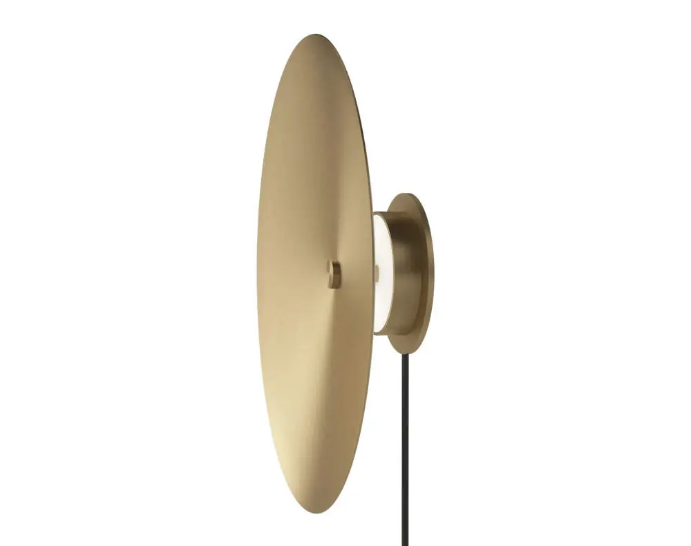 Nástěnná lampa Reflection, brass lacquered aluminium Sezónní Sleva