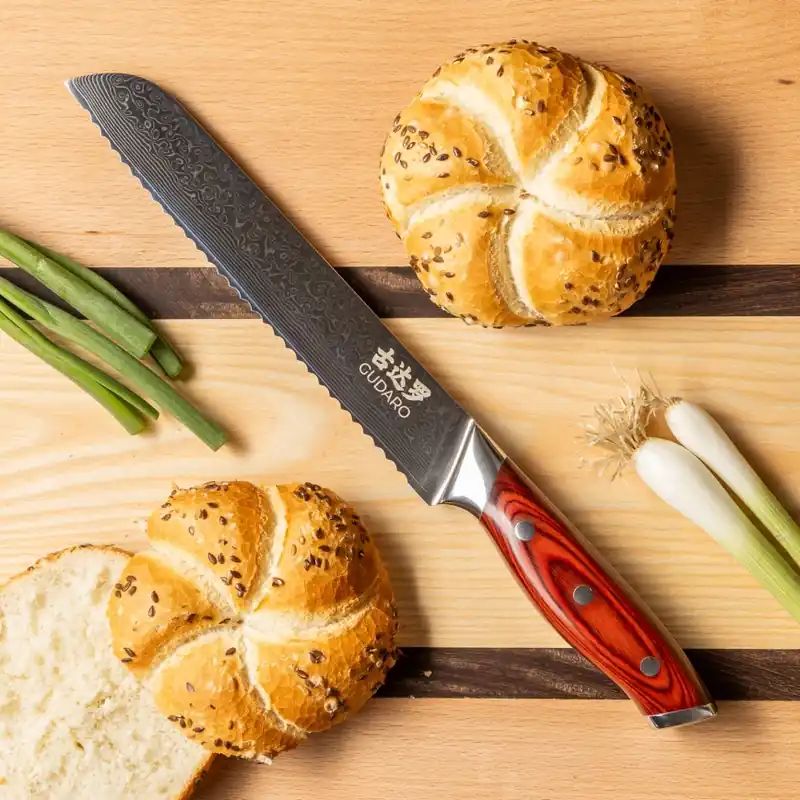Gudaro - Damaškový kuchyňský nůž na pečivo KENSHO 8", 67 vrstev oceli, délka 20 cm Aktuální