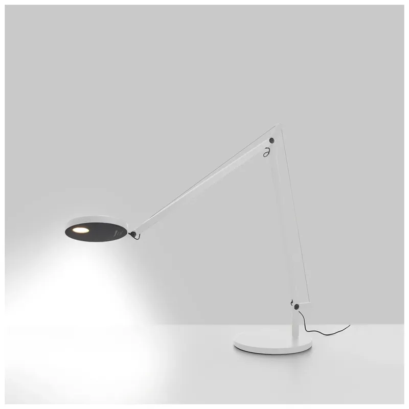 Sezónní Sleva Artemide Demetra, bílá stolní LED lampa s dotykovým stmívačem, 8W LED 3000K, 57+65cm