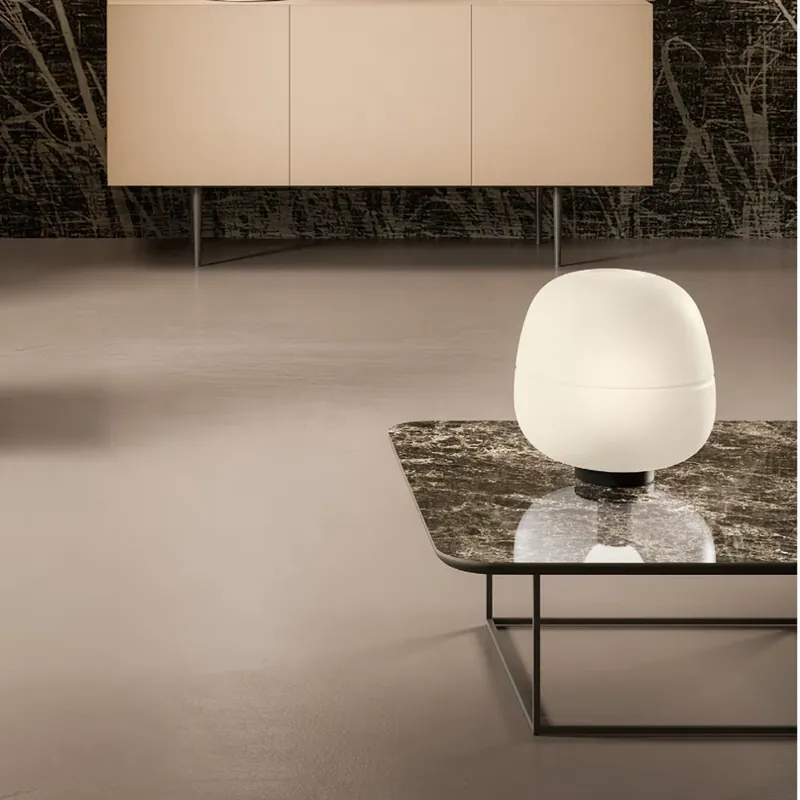 Nejprodávanější Quadrifoglio Group Afra, černá stolní lampa z opálového matného skla, 1xE27, průměr 33cm