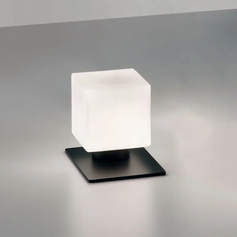 Fabas Zara, dotyková stolní lampa ve tvaru kostky černý kov/mléčné sklo, 1xG9, výška 13cm Vysoce Kvalitní