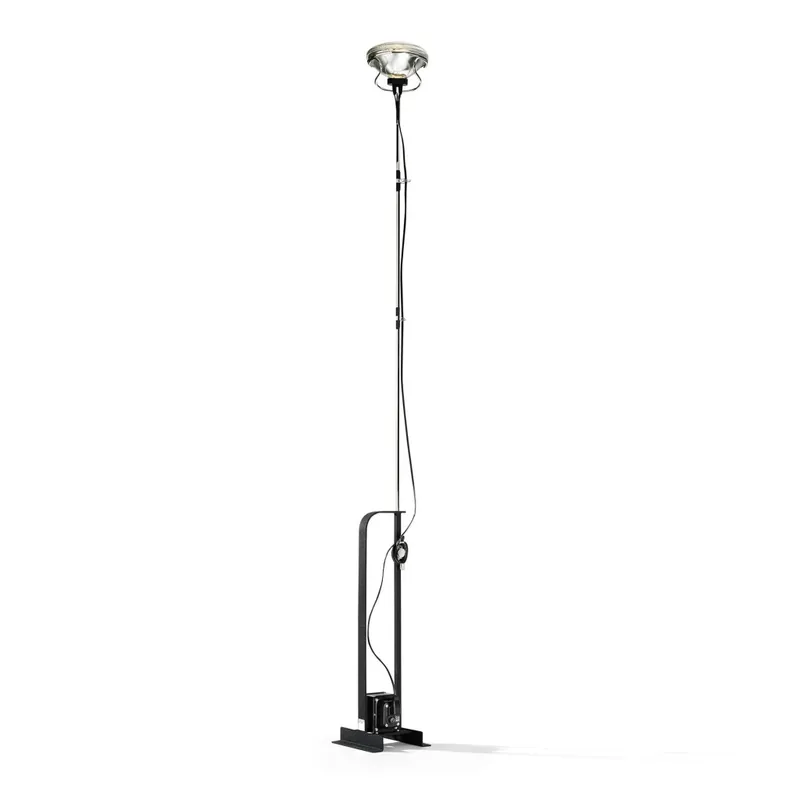 Flos Toio, matně černá industriální lampa pro nepřímé osvětlení, 1x300W PAR56 MFL, výška až 195cm Nová Kolekce