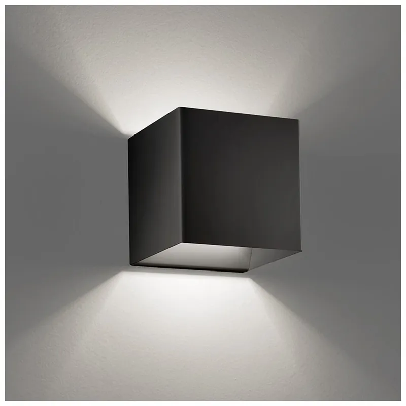 Lodes Laser, nástěnné svítidlo se svícením nahoru-dolu, 15W LED 2700K stmívatelné, černá, 10x10x10cm Koupit Online